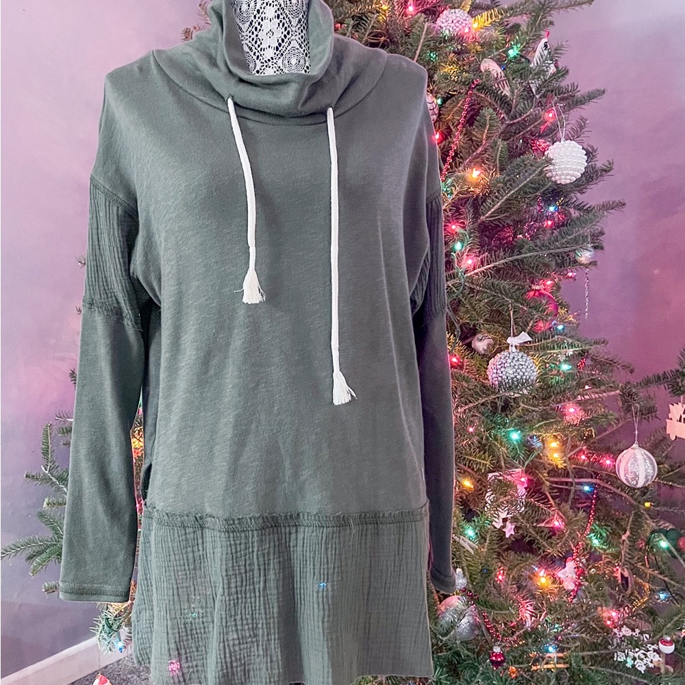 EVEREVE Peyton Jenson Jo Mixed Media Sweatshirt Loose Neck size small oversized
